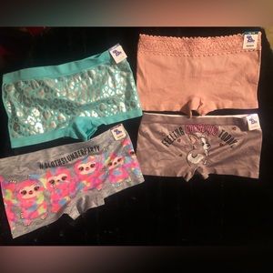New w/tags Justice set of 4 shortie underwear kids size 18/20